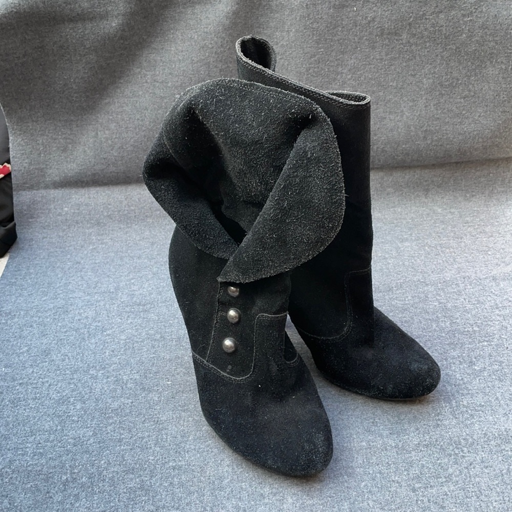 MIA Duke suede ankle boots! Used normal wear.